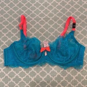Victoria’s Secret Very Sexy Unlined Lace Demi 32B NWT